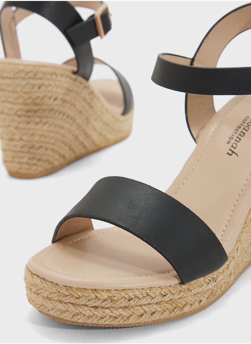 Knot Strap Flat Sandal