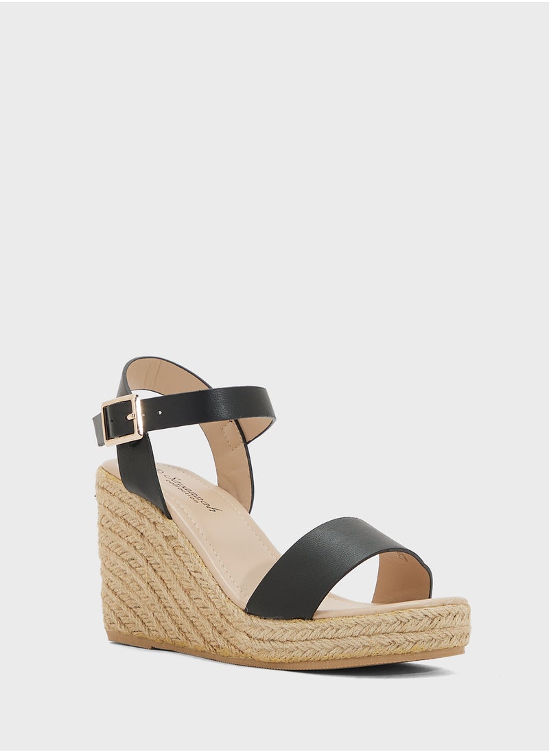 Knot Strap Flat Sandal