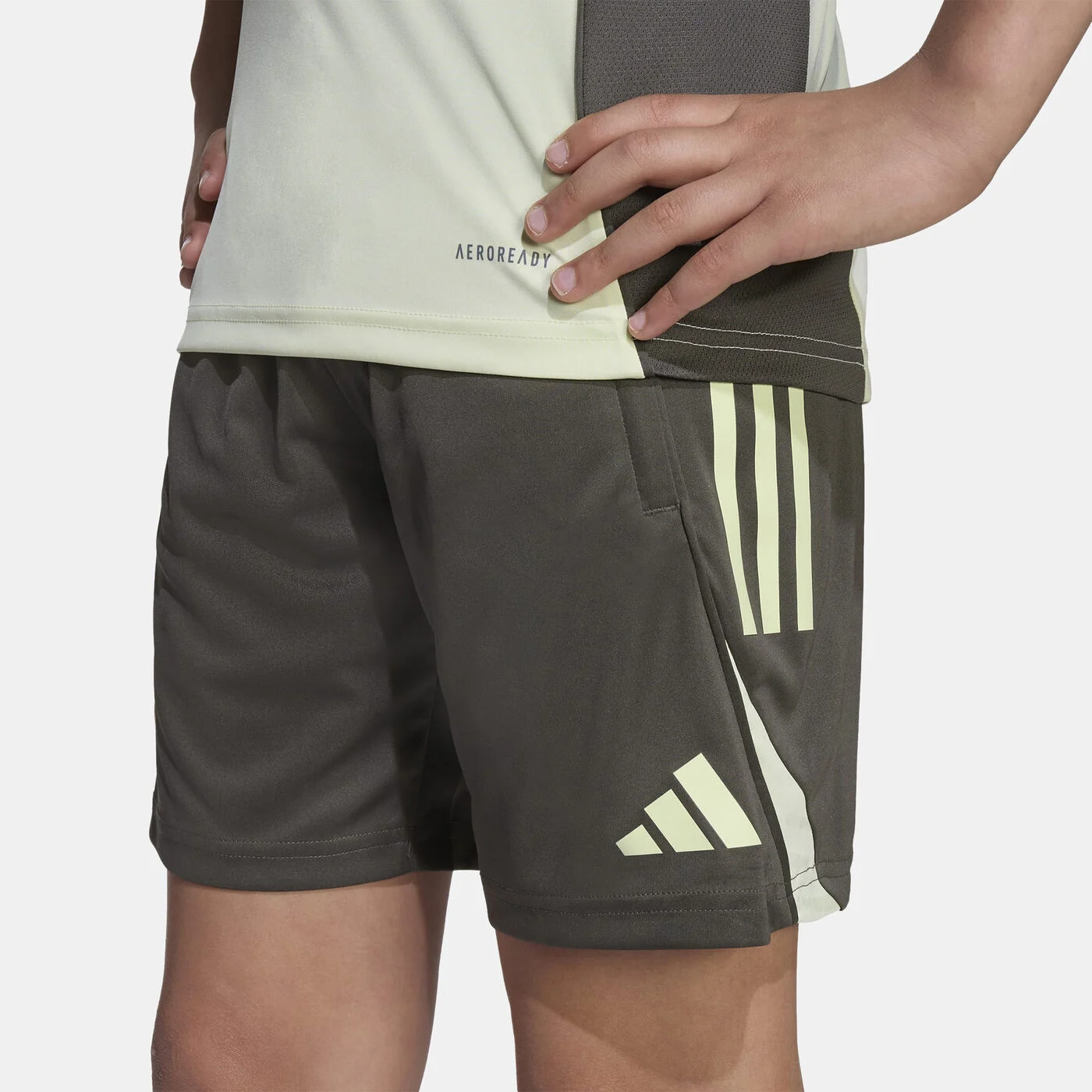 Kids' Real Madrid Tiro 25 Competition Training Football Shorts