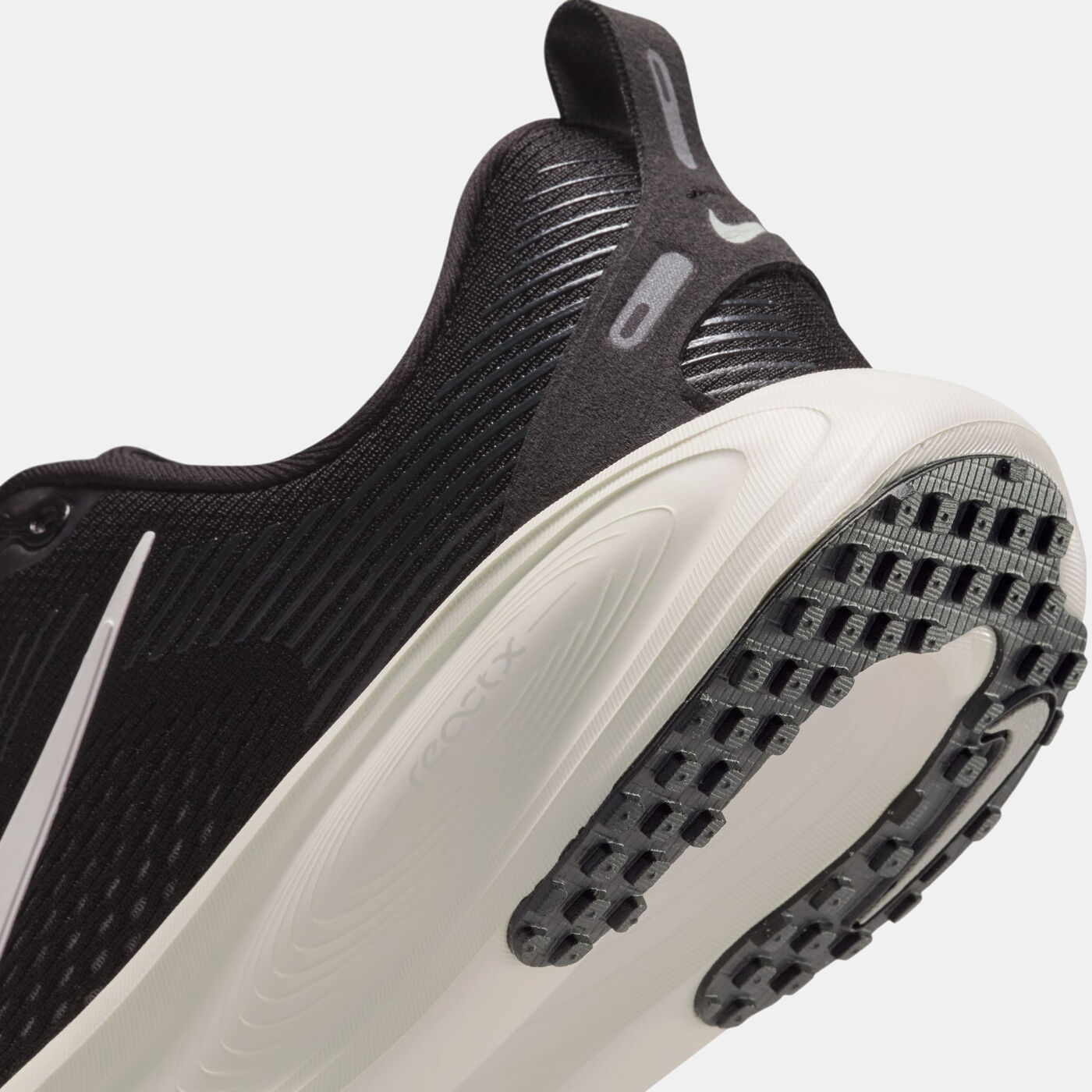 Kids' Vomero 18 Road Running Shoes