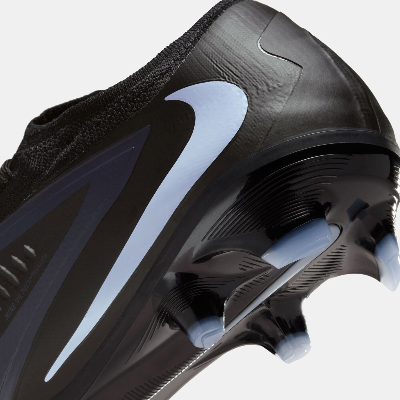 Men's Phantom 6 Low Pro Firm Ground Football Shoes