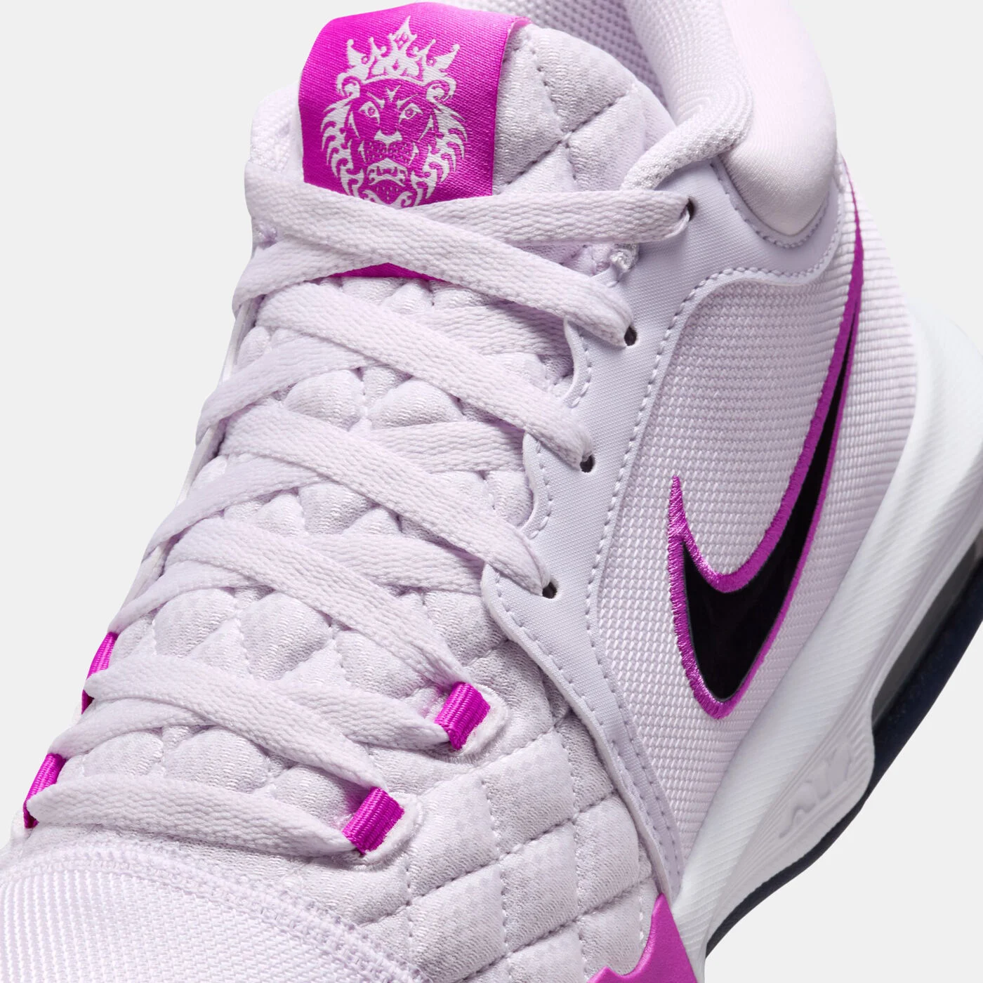 Men's LeBron Witness VIII Basketball Shoes