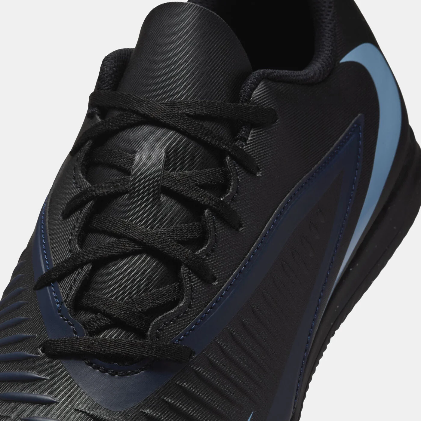 Men's Phantom 6 Low Club Indoor Court Football Shoes