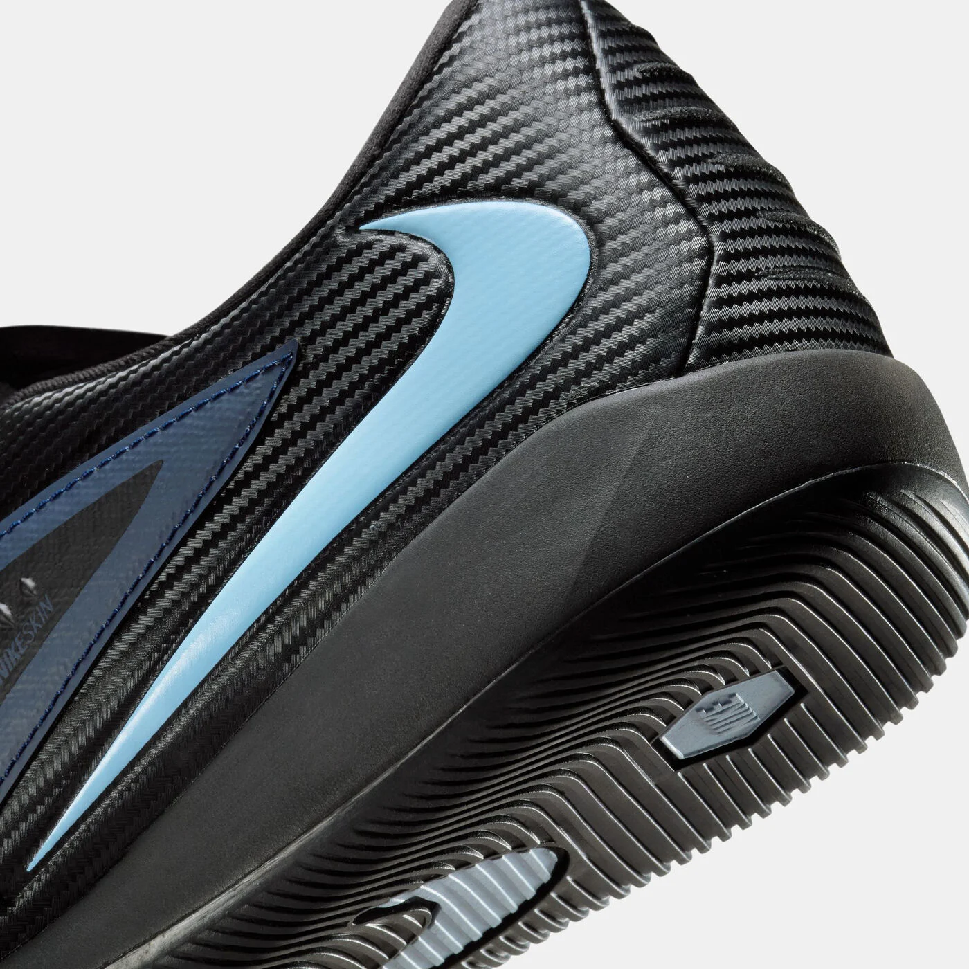 Men's Phantom 6 Low Academy Indoor Court Football Shoes