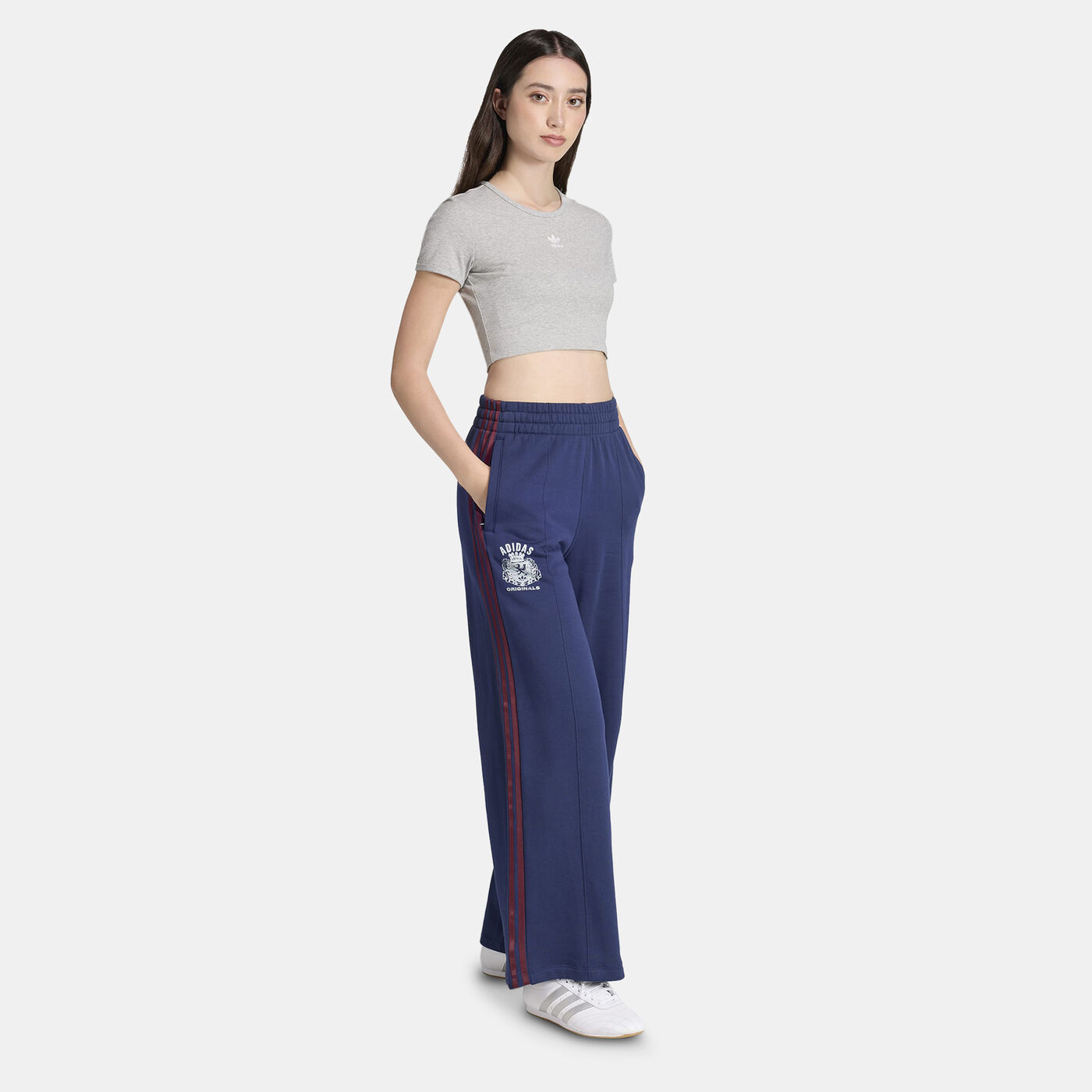 Women's Graphic Crest Wide-Leg Joggers
