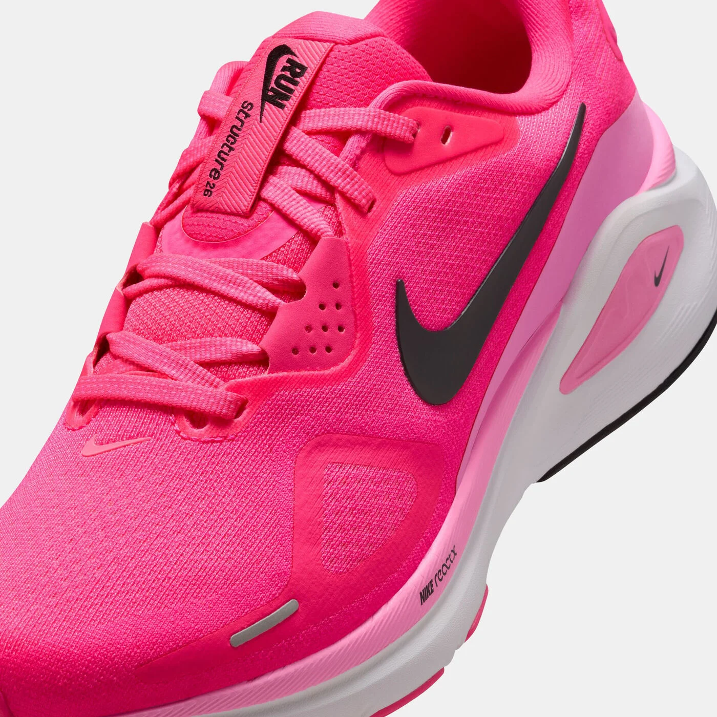 Women's Structure 26 Road Running Shoes