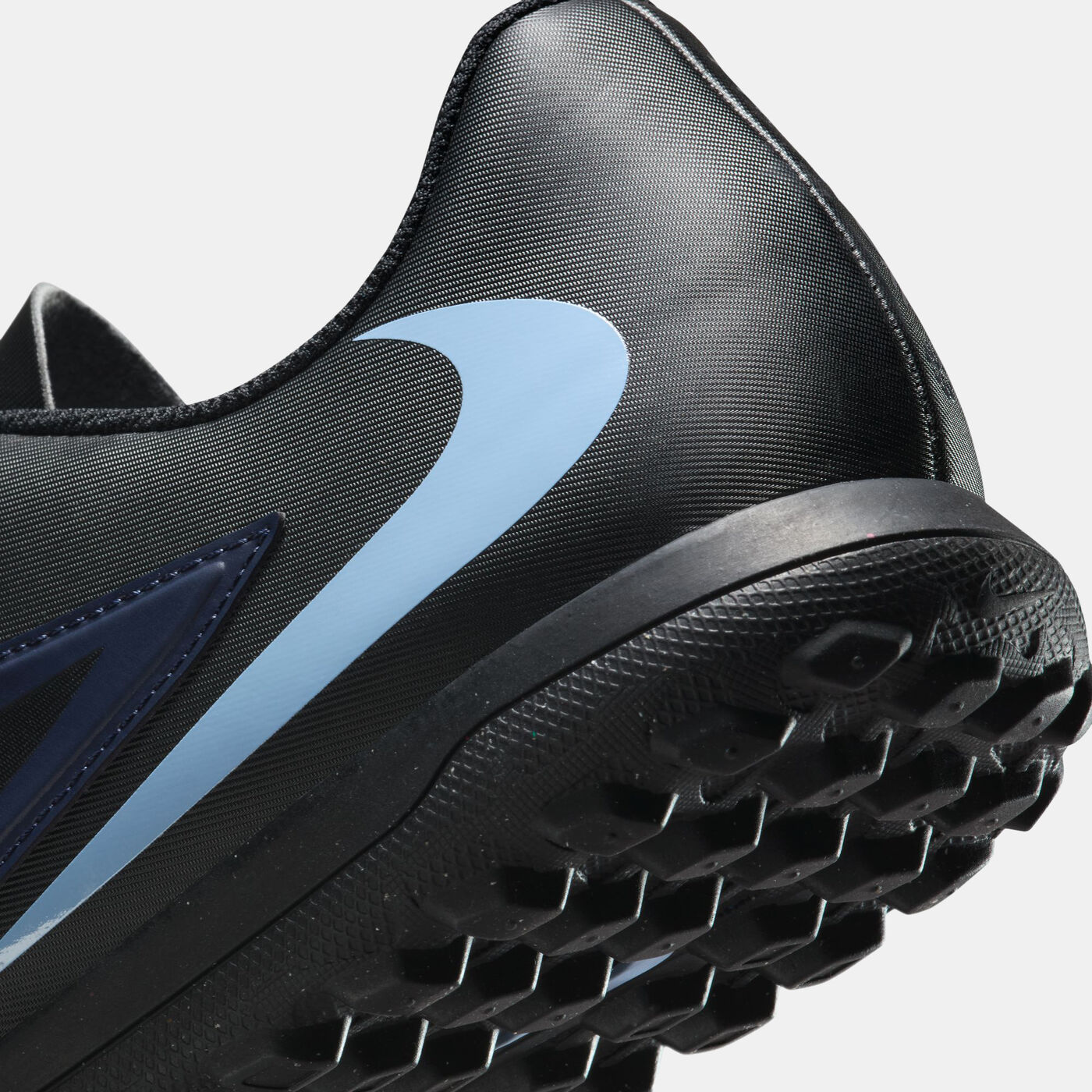 Men's Phantom 6 Low Club Turf Ground Football Shoes