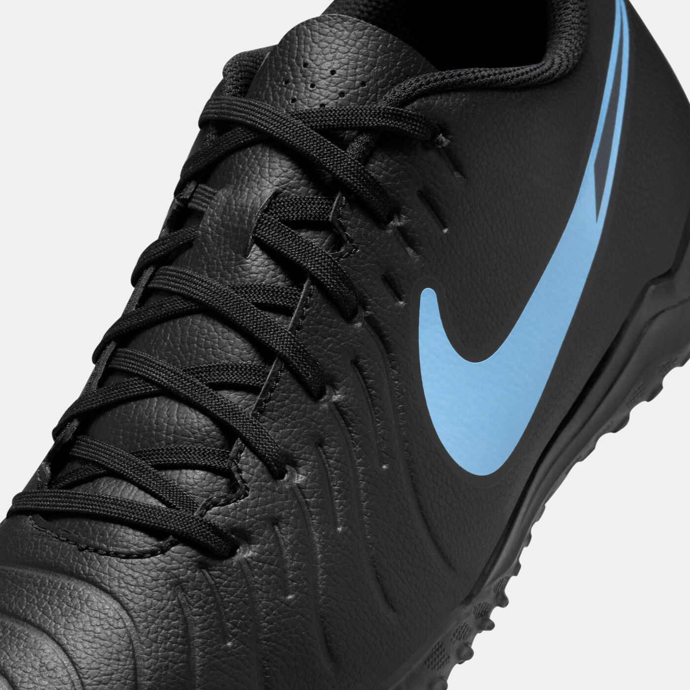 Tiempo Legend 10 Club Turf Football Shoes
