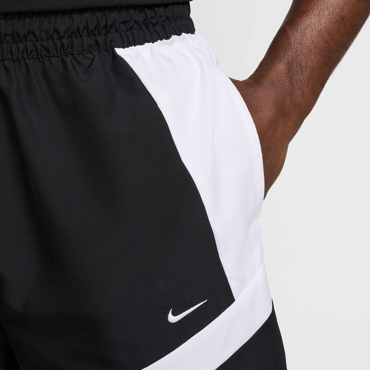 Men's Icon Woven Shorts