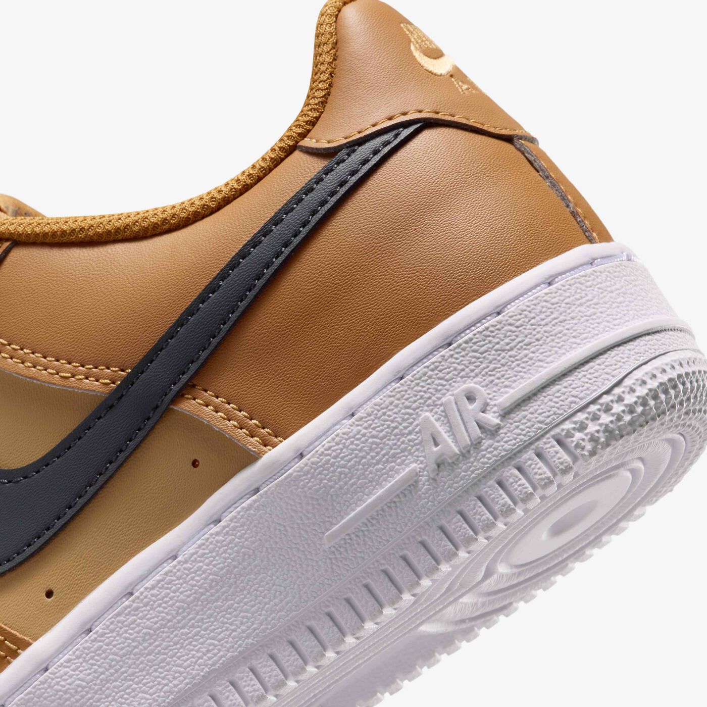 Kids' Air Force 1 Shoe (Older Kids)