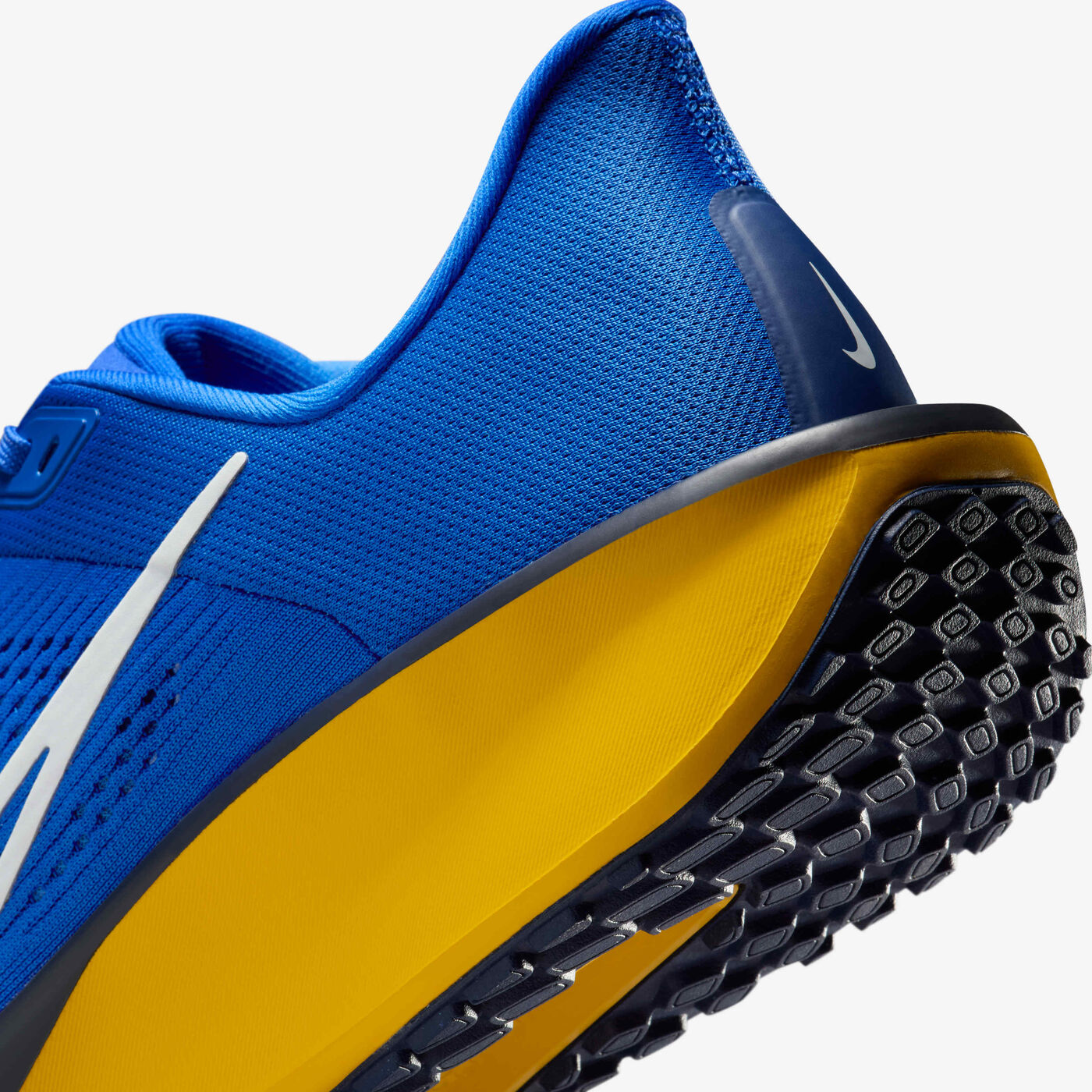 Men's Quest 6 Road Running Shoes