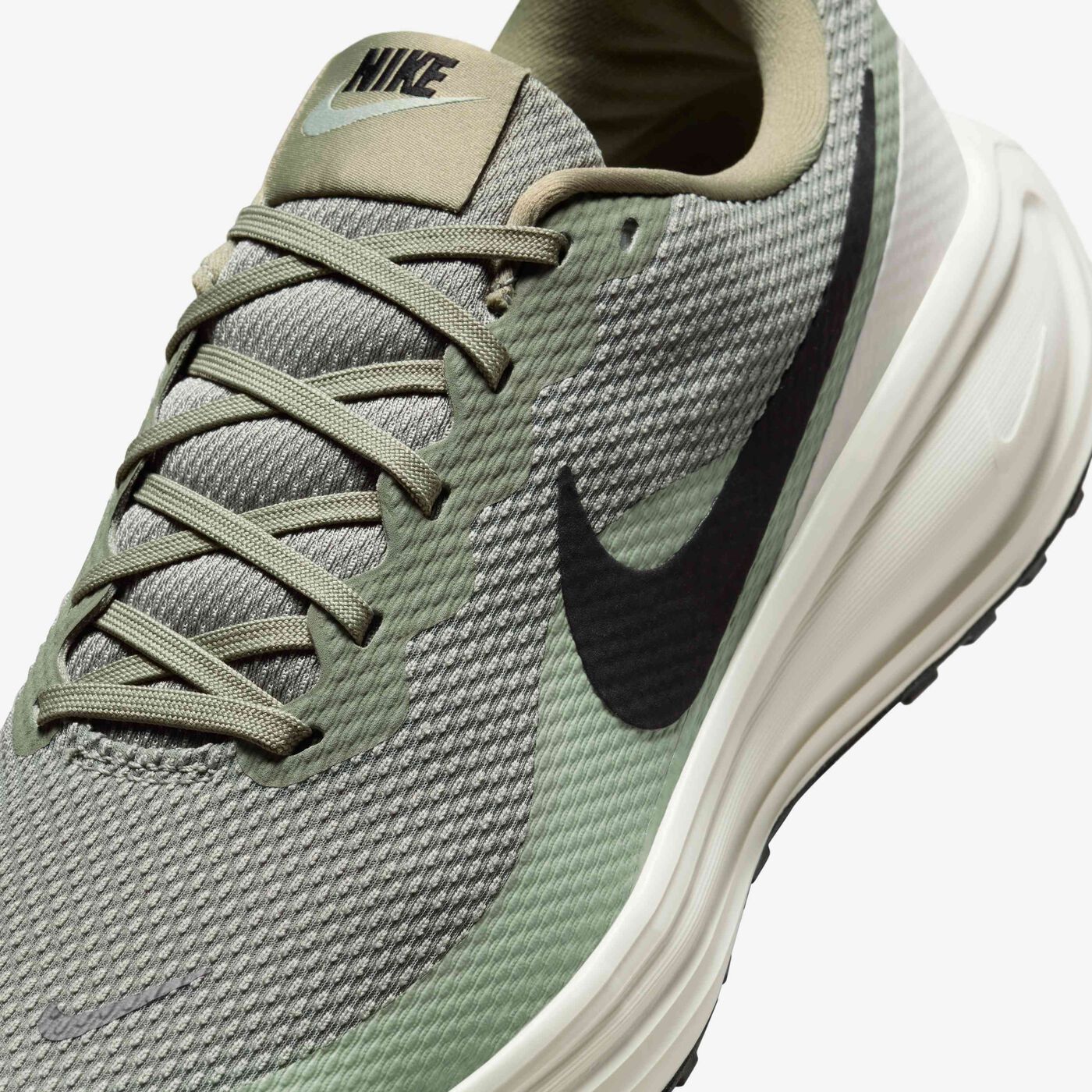 Men's Revolution 8 Road Running Shoes