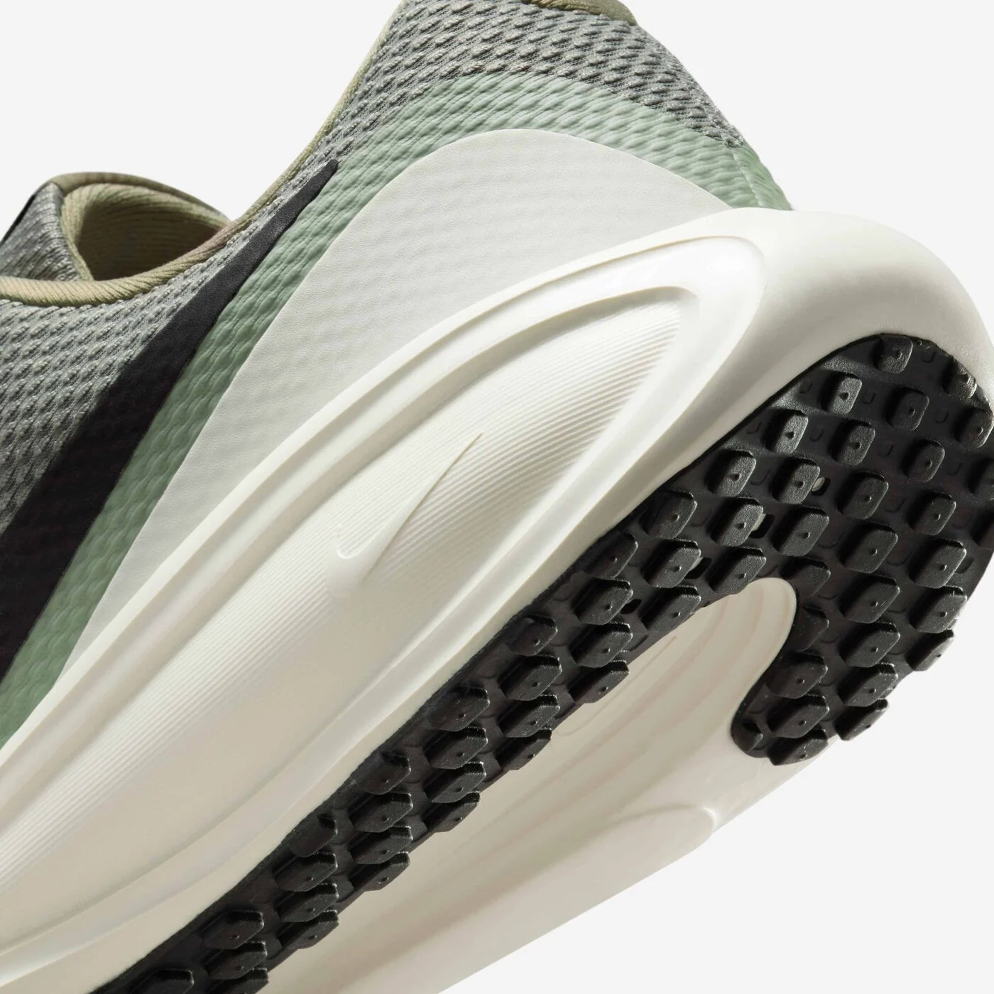 Men's Revolution 8 Road Running Shoes