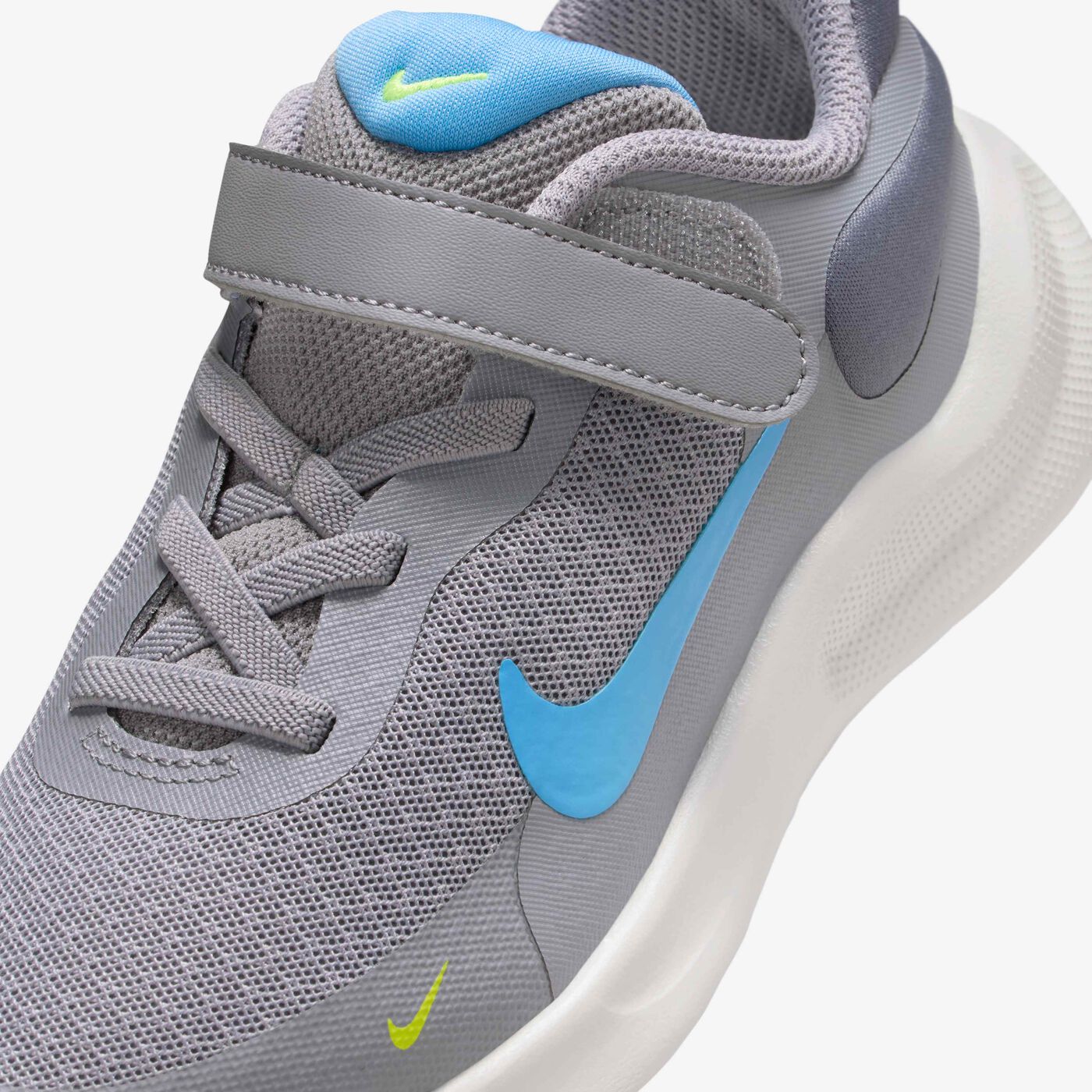 Kids' Revolution 7 Running Shoes