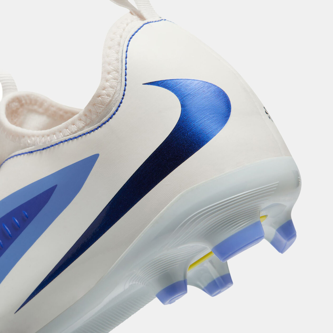 KIds' Phantom 6 Low Academy LV8 Multi-Ground Football Shoes