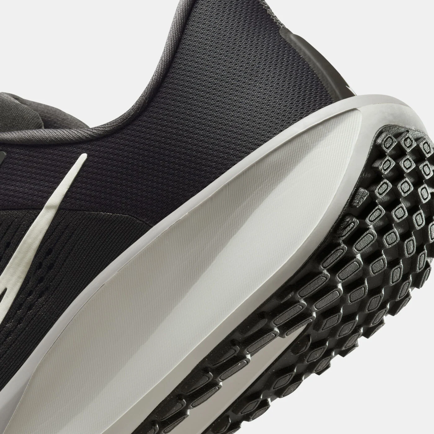 Men's Quest 6 Road Running Shoes