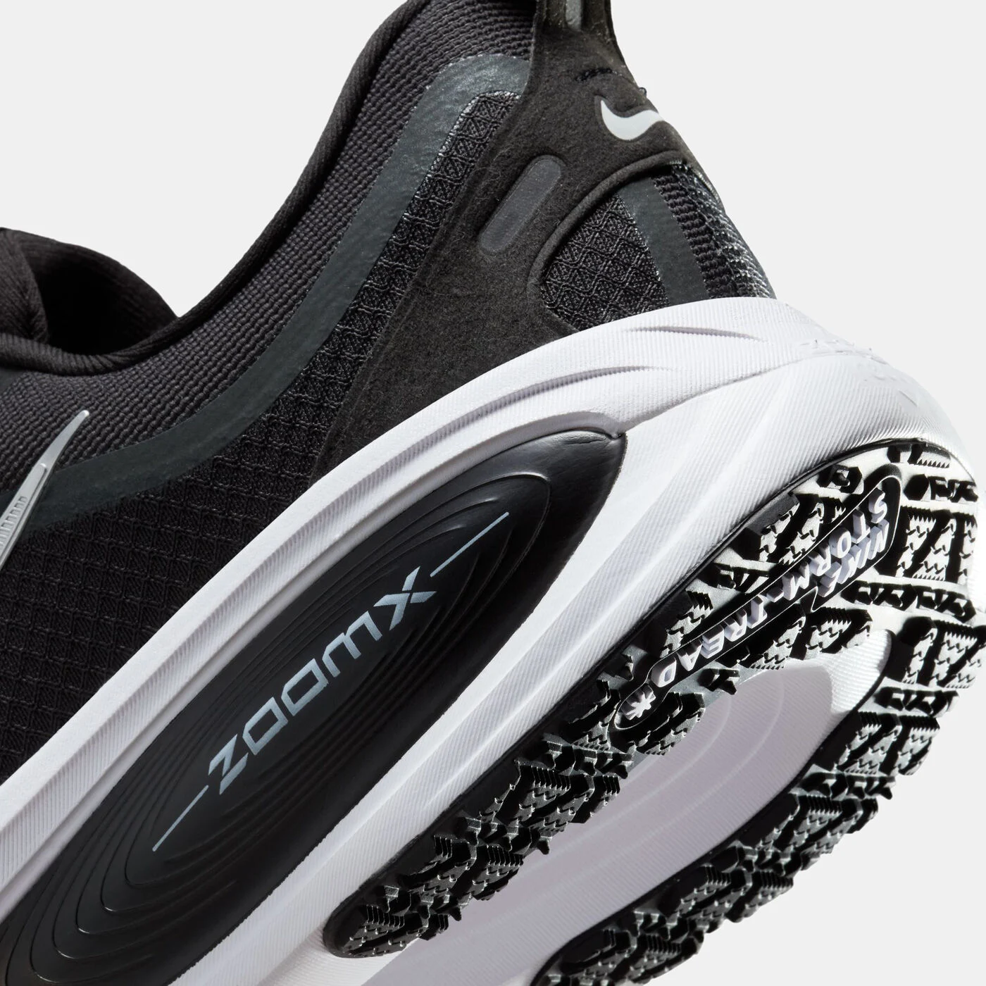 Men's Vomero 18 GORE-TEX Road Running Shoes