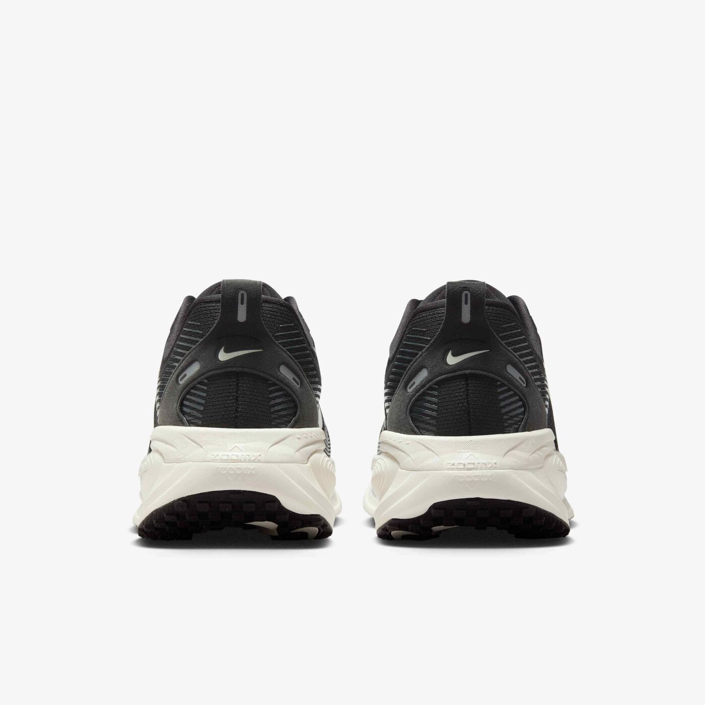 Men's Vomero 18 Road Running Shoes (Extra Wide)