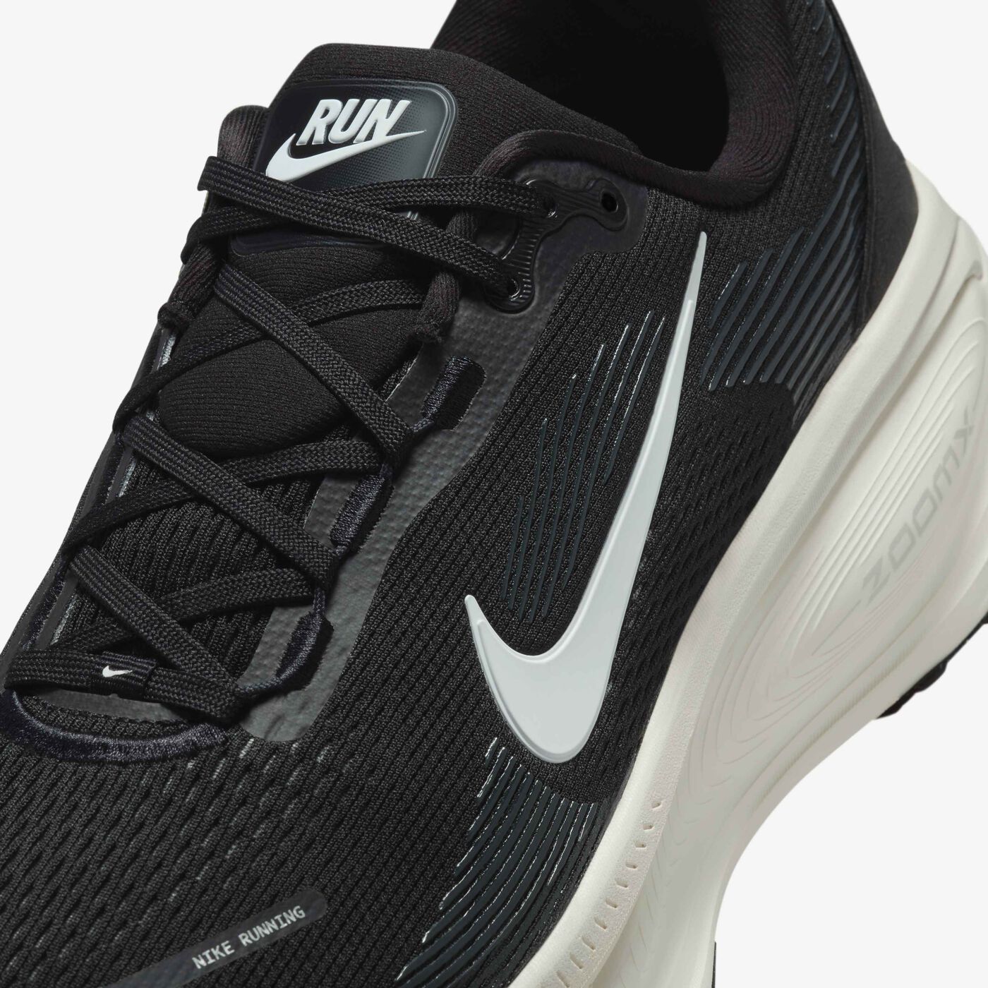 Men's Vomero 18 Road Running Shoes (Extra Wide)
