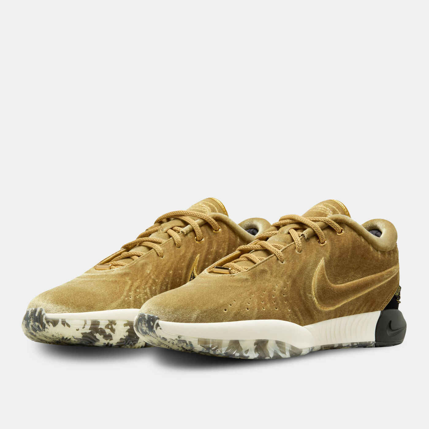 Men's LeBron James LeBron XXI Basketball Shoes