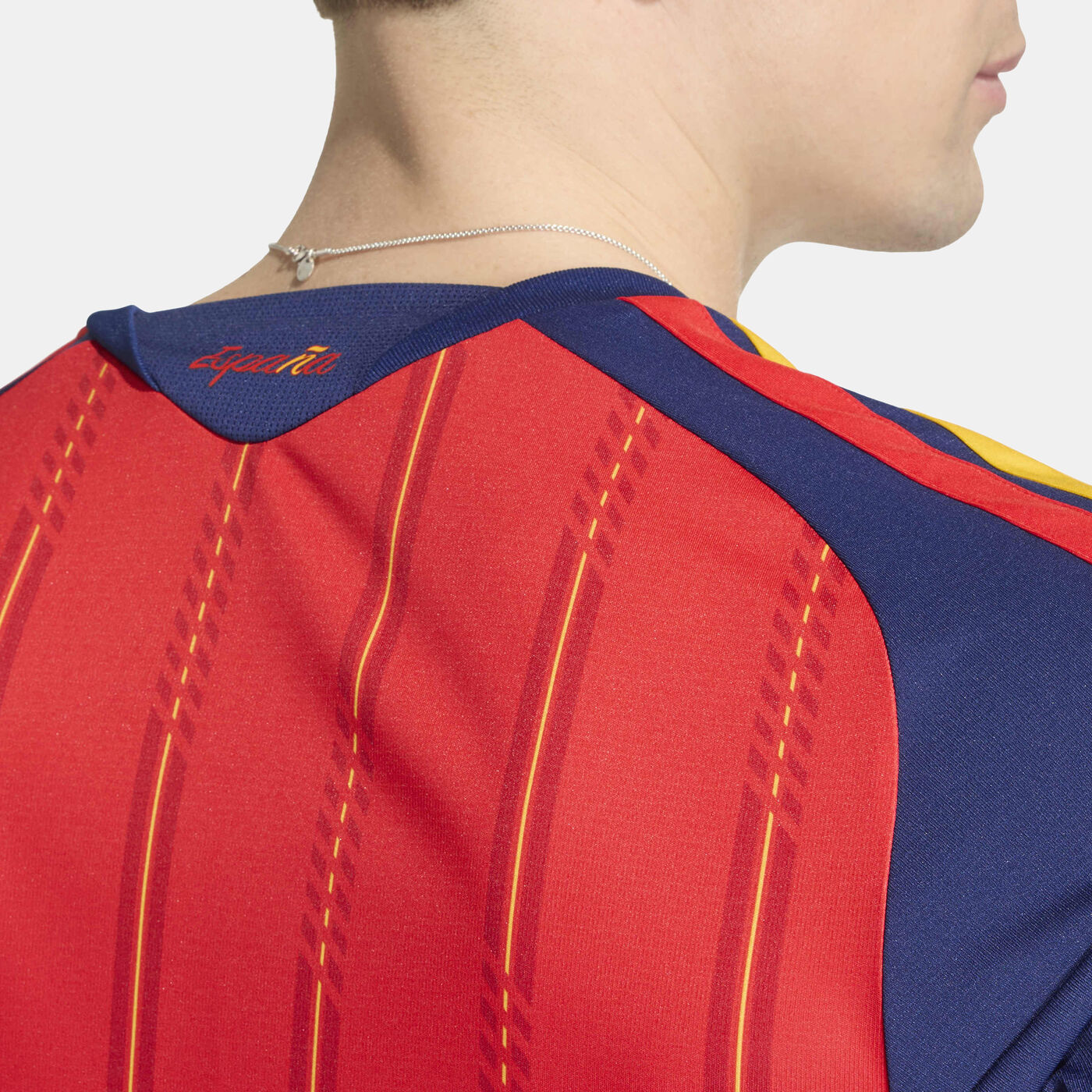 Men's Spain 26 Home Football Jersey