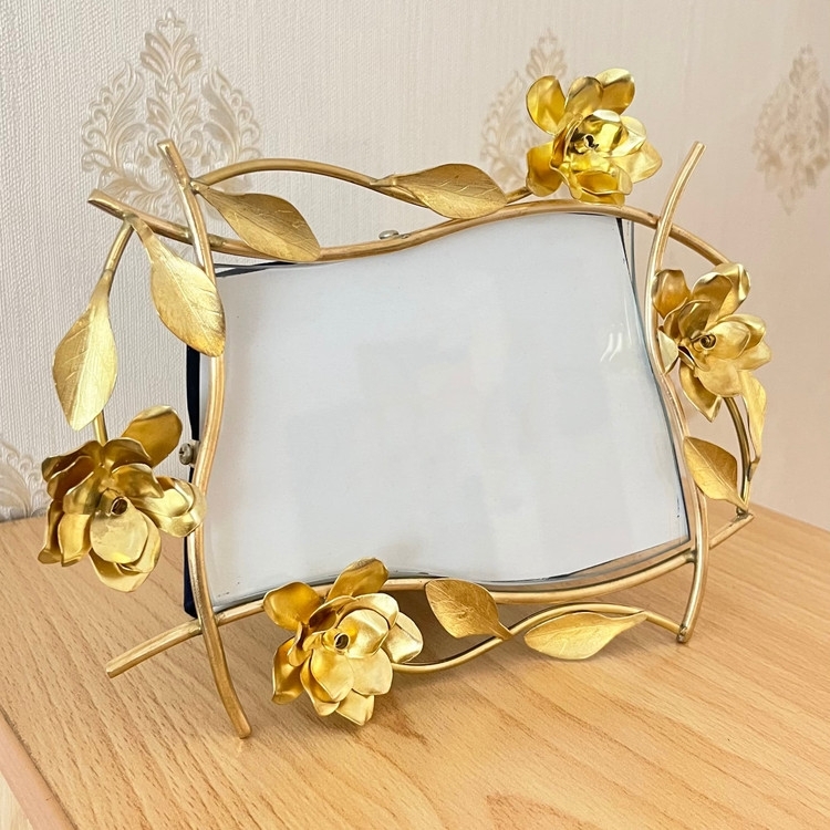قاب عکس رومیزی گالری عزیزی مدل گل رز