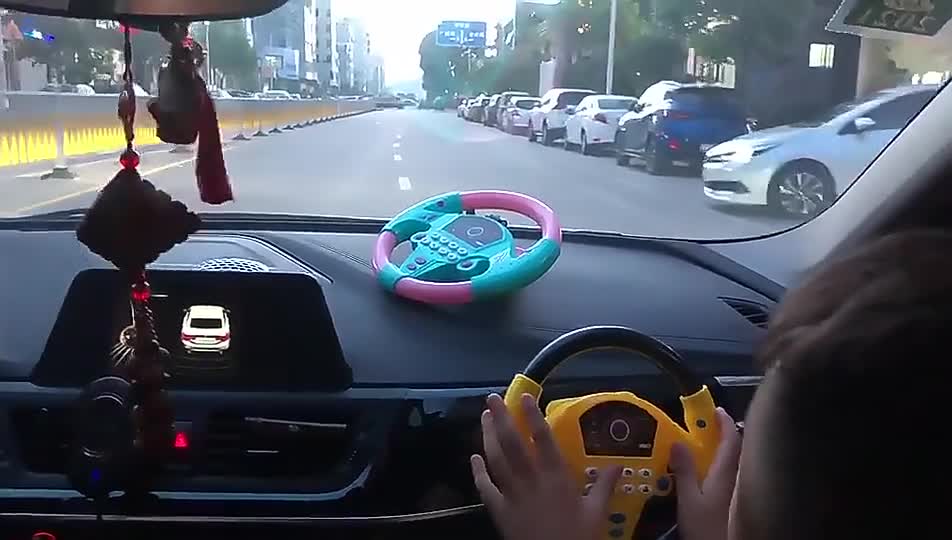 اسباب بازی فرمان ماشین موزیکال چسبونکی