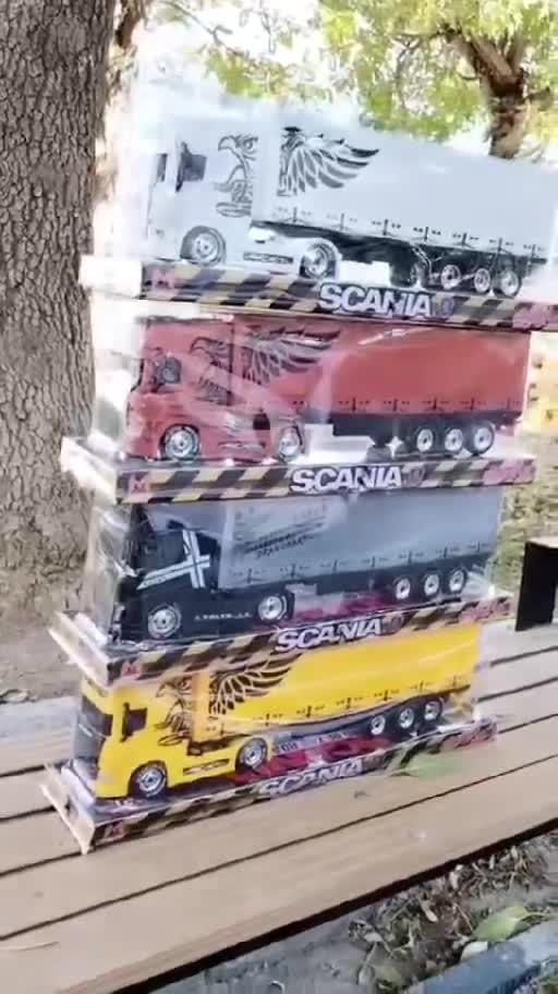 اسباب بازی تریلی اسکانیا SCANIA مای توی همراه با کانتینر،تریلی ولوو VOLVO کشنده FH500 همراه با کانتینر (تخفیف ویژه)