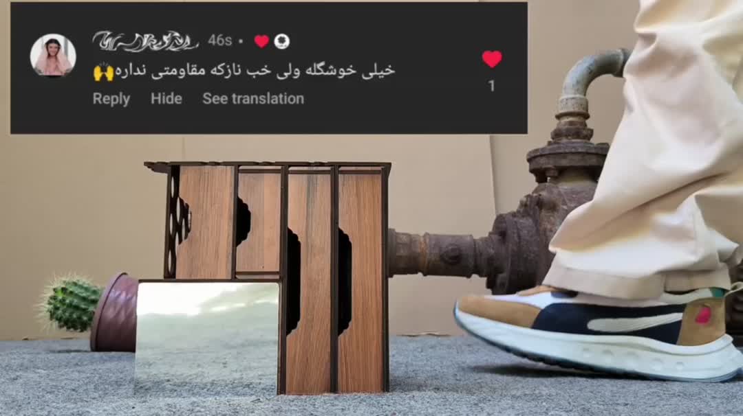 استند لوازم آرایش و لوازم التحریر چوبی سینور. دارای 4 کشو(یک کشو مخفی)،آینه نشکن، جعبه دستمال،استند جواهرات و استند گوشی