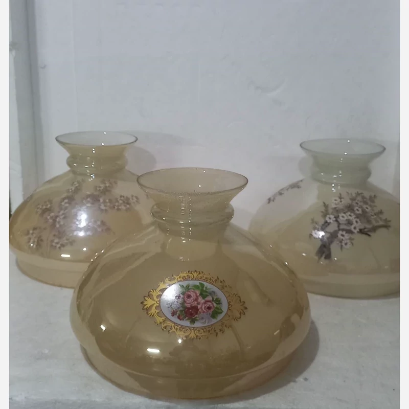 حباب قالپاقی سایز 23،21،19،14 حباب آباژور، لاله لوستر، لاله شمعدان، وسطتنه شمعدان،جام شکلات و قطعات بلوری