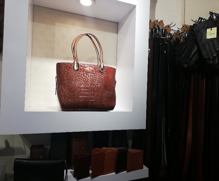 تصویر 2 فروشگاه آرام چرم