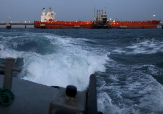 رقم شگفت انگیز ۱۵میلیارد دلاری نفتِ فروشیِ ایران در زمین و دریا