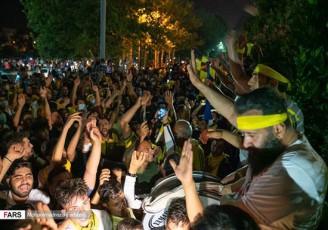 شادی مردم شیراز بعد از صعود به لیگ برتر