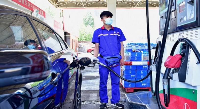 کاهش قیمت بنزین در چین