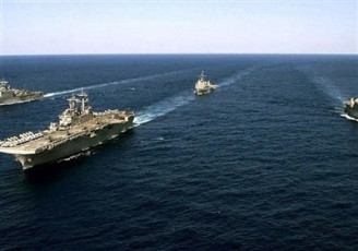 قایق های ایران نزدیک دو کشتی آمریکایی شدند