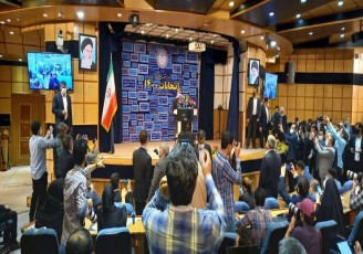سخنرانی احمدی نژاد در سالن کنفرانس خبری ستاد انتخابات وزارت کشور