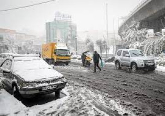 بارش برف و باران در محورهای برون شهری تهران