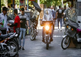 تردد موتورسیکلت در پیاده رو ممنوع