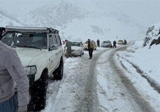 بارش برف و باران در ۱۲ استان کشور/ چالوس و هراز مسدود است